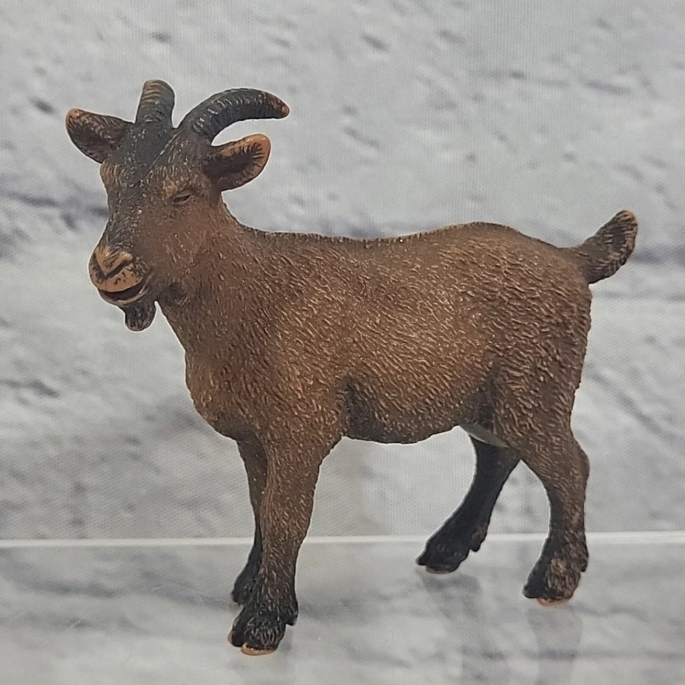 Schleich Animal Figures Lot Of 4 Ram Goat‎ Golden Retriever Dog Cow Calf Gazelle